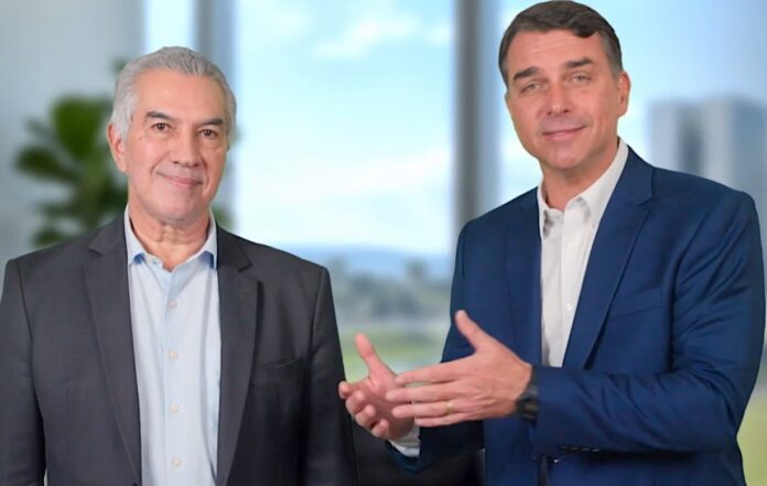 Dois homens em ambiente profissional.